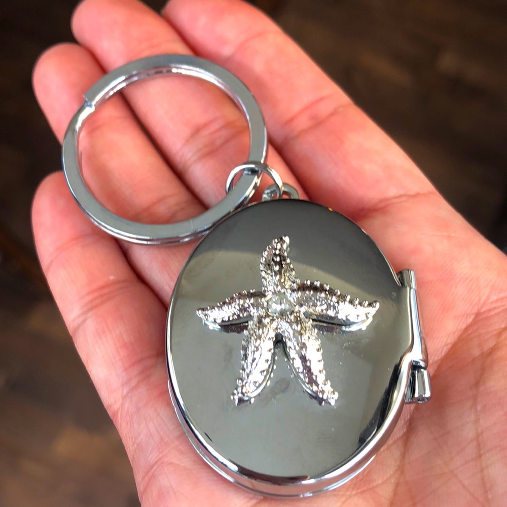 Papyrus Silvertone Starfish Keychain Locket with Mirror